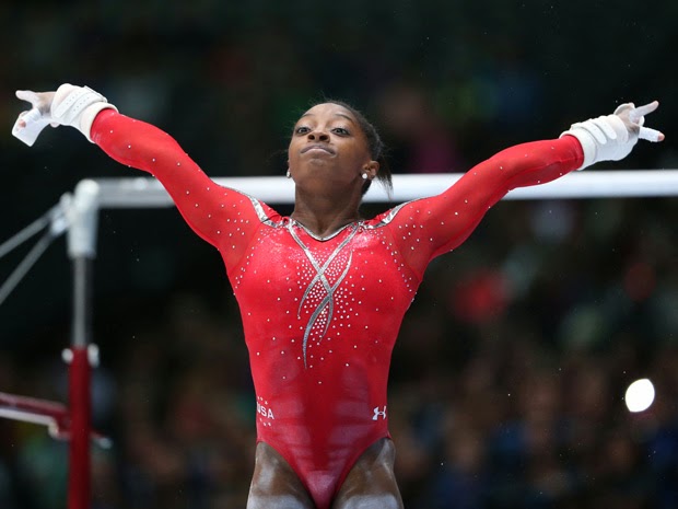 Simone Biles está procurando um novo clube